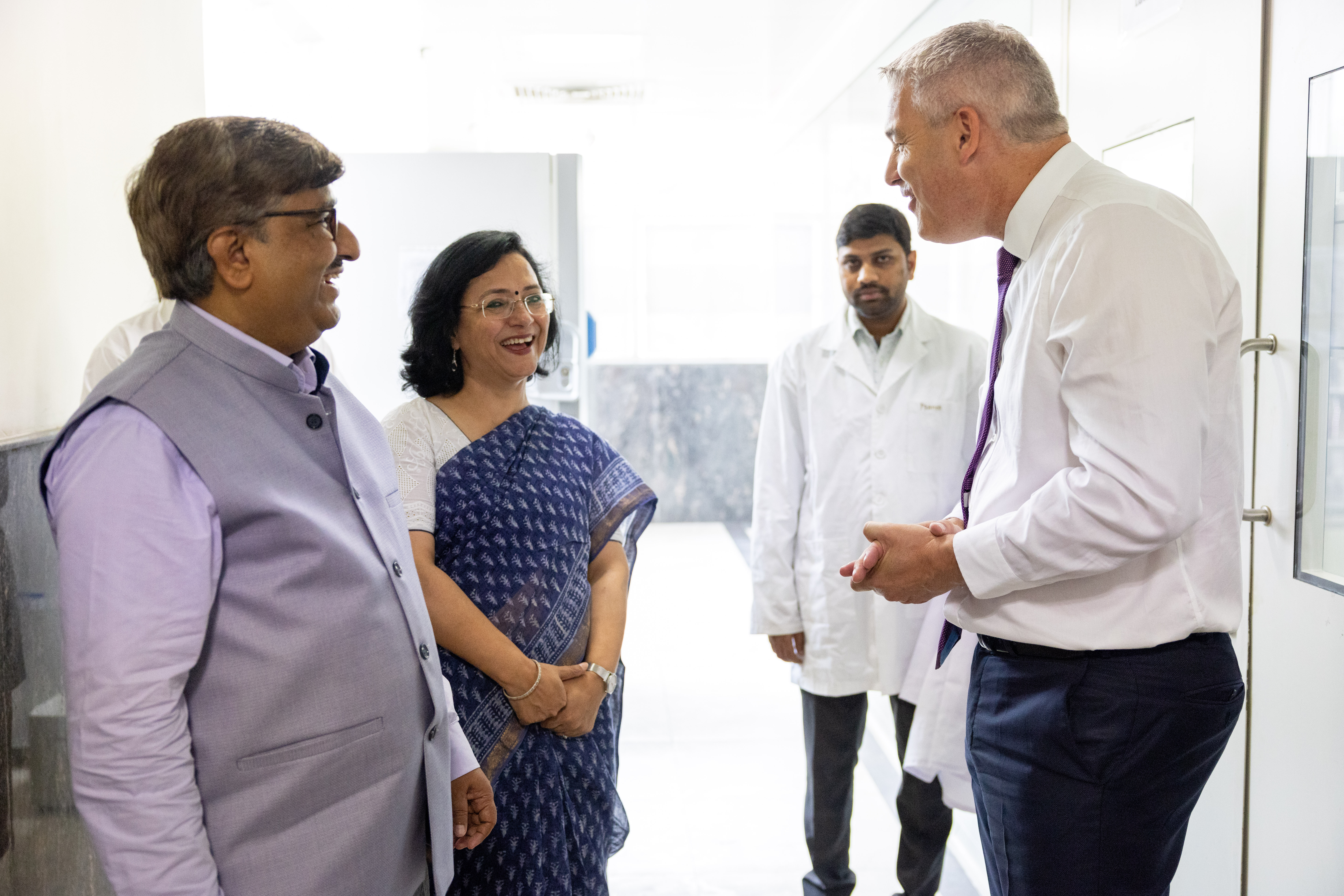 Health Secretary Steve Barclay visits India's National Centre for Disease Control - supported by the Fleming Fund with country grantee WHO India.